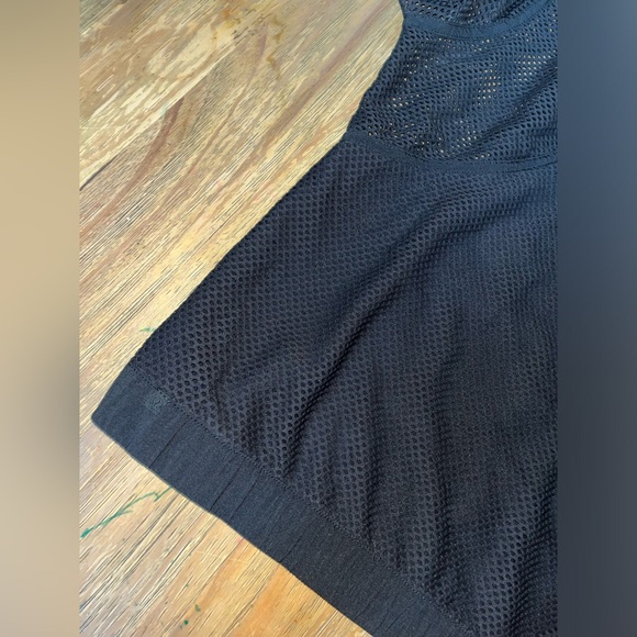 Lululemon Relaxed Fit Mesh Jacket
DESIGNED FOR ON THE MOVE - Picture 5 of 11